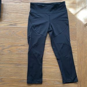 Lululemon Black Crops size 8